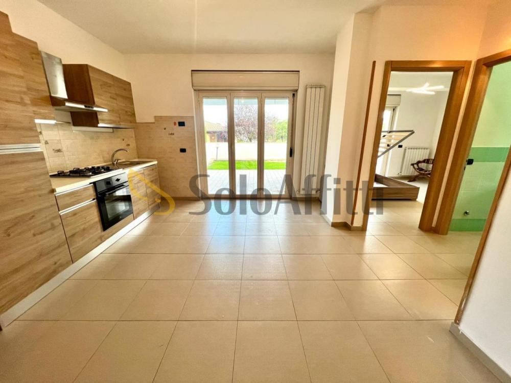 appartamento in affitto a Bellante in zona Bellante Stazione