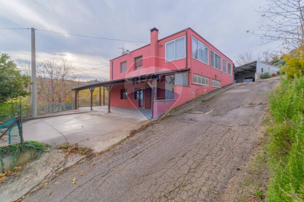 casa indipendente in affitto a Cermignano