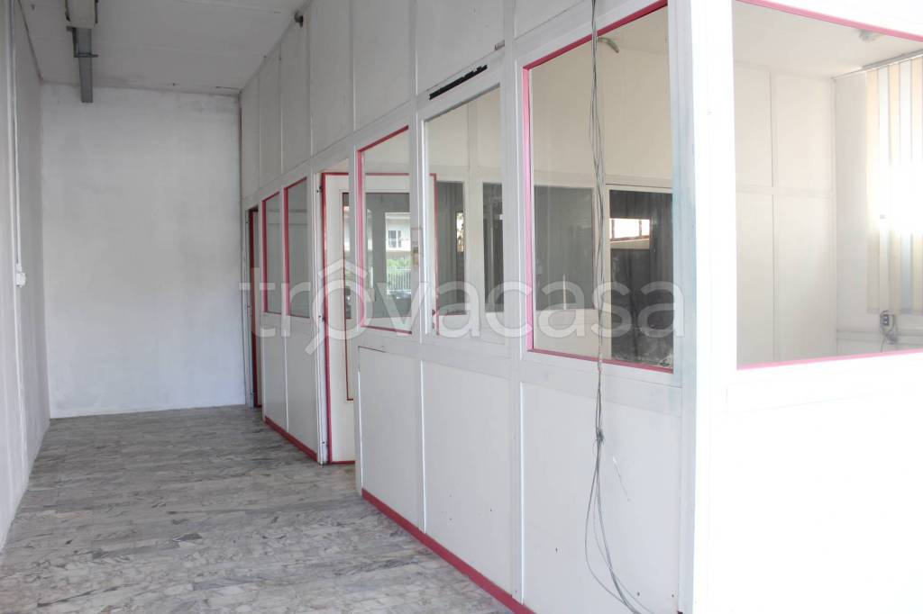 negozio in affitto a Colonnella in zona San Giovanni