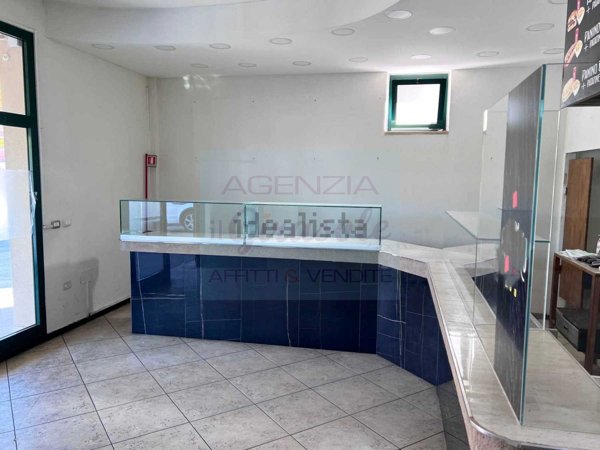 locale commerciale in affitto a Corropoli