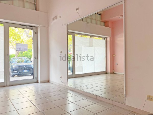 negozio in affitto a Giulianova