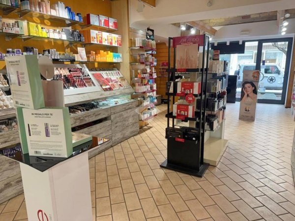 negozio in affitto a Giulianova