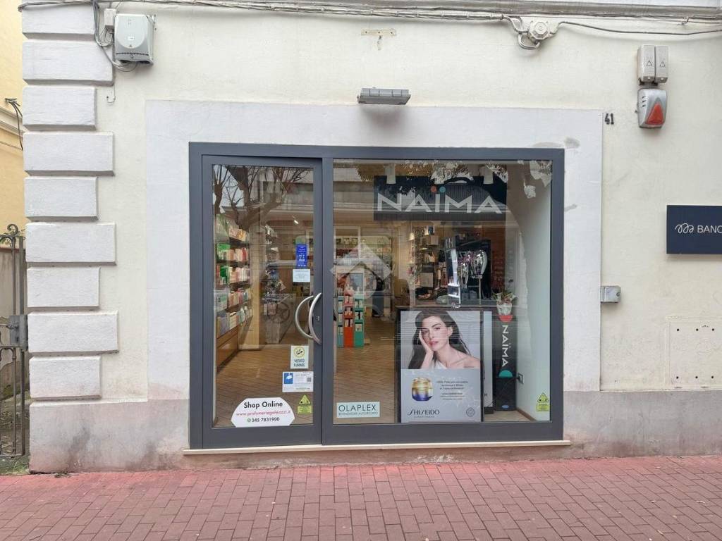 negozio in affitto a Giulianova
