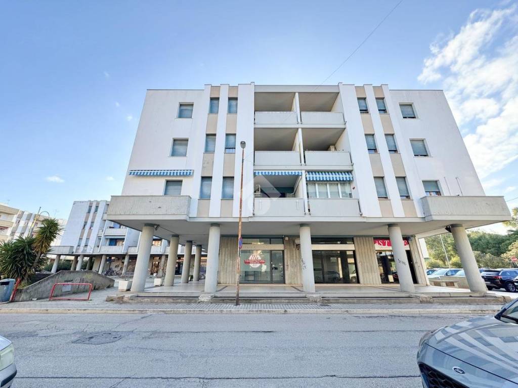 negozio in affitto a Giulianova