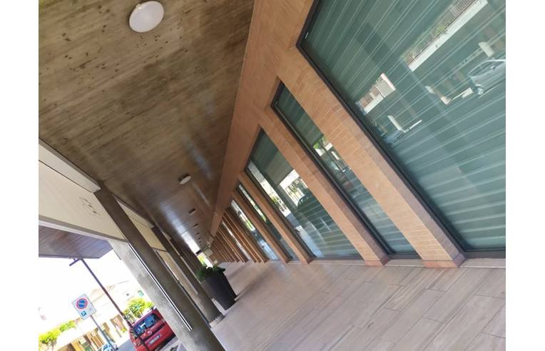 negozio in affitto a Giulianova