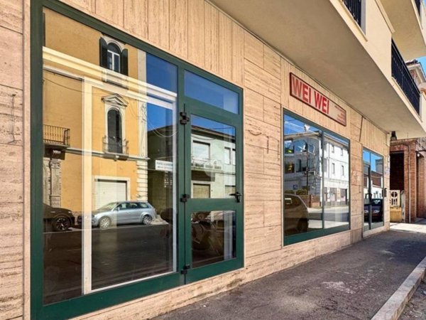 negozio in affitto a Giulianova
