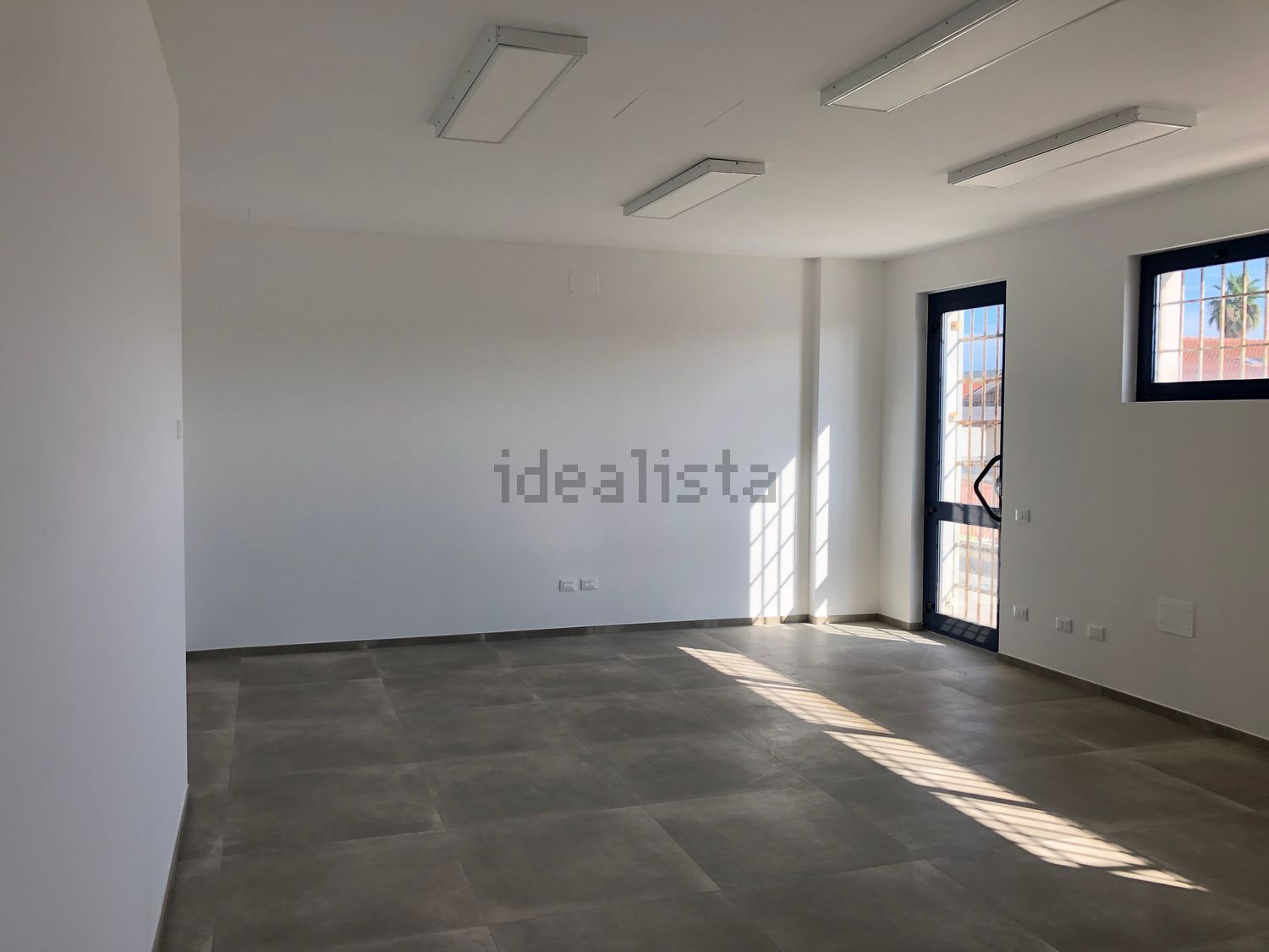 locale commerciale in affitto a Giulianova