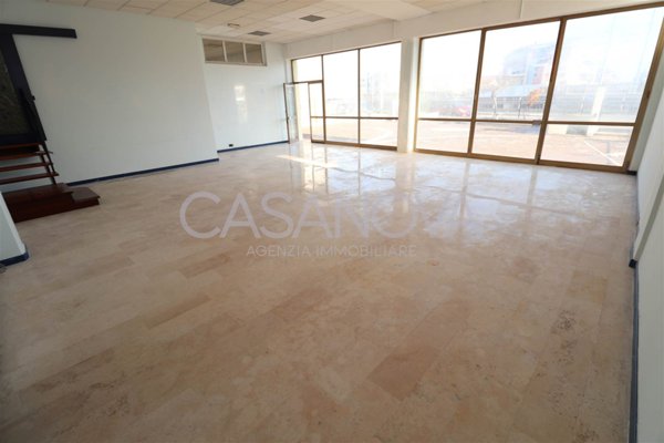 negozio in affitto a Giulianova