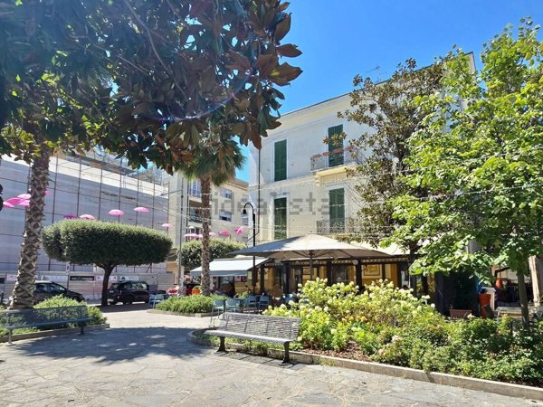 negozio in affitto a Giulianova