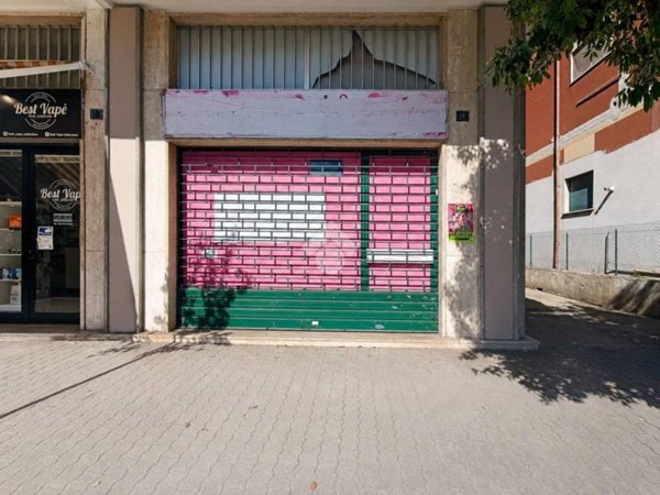 negozio in affitto a Giulianova