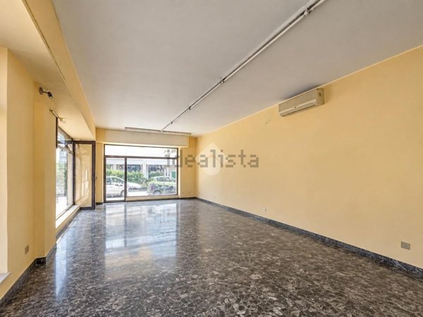 locale commerciale in affitto a Giulianova