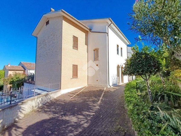appartamento in affitto a Pineto
