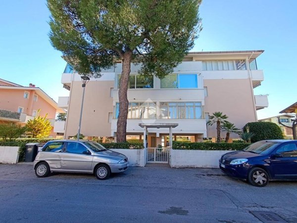 appartamento in affitto a Pineto in zona Scerne