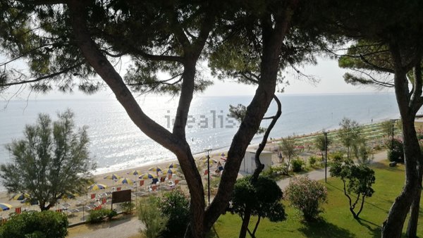 appartamento in affitto a Pineto