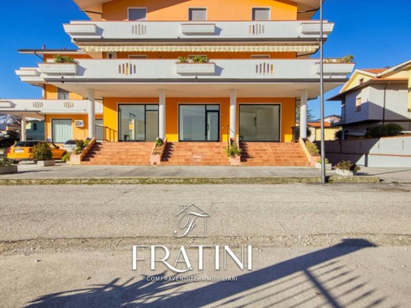 negozio in affitto a Sant'Egidio alla Vibrata in zona Paolantonio