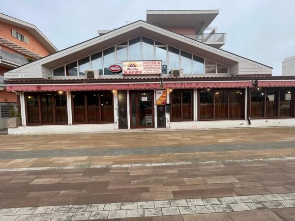 negozio in affitto a Silvi in zona Silvi Marina