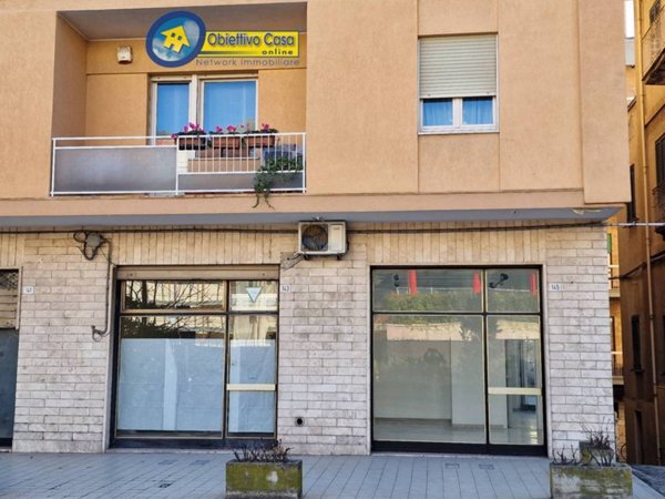 negozio in affitto a Teramo