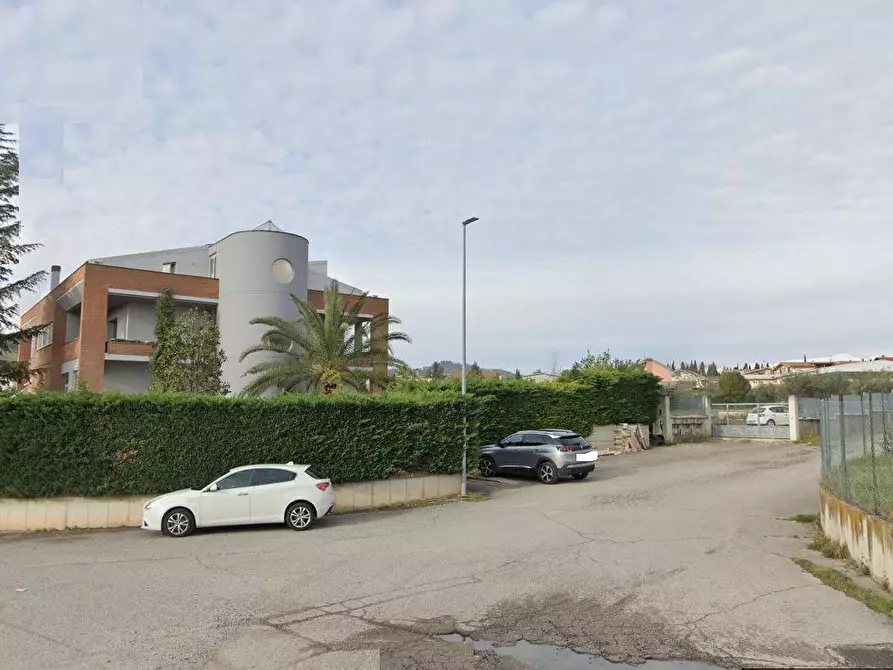 locale commerciale in affitto a Teramo