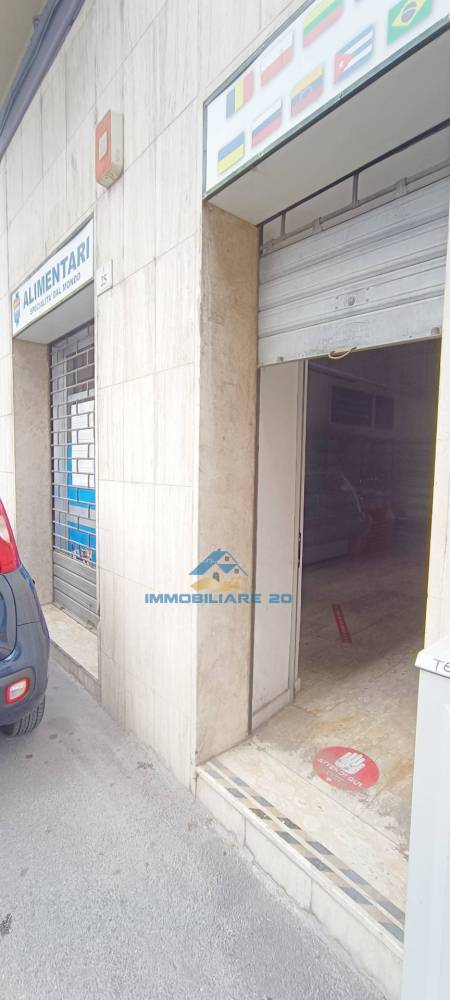 locale commerciale in affitto a Teramo in zona Centro Città