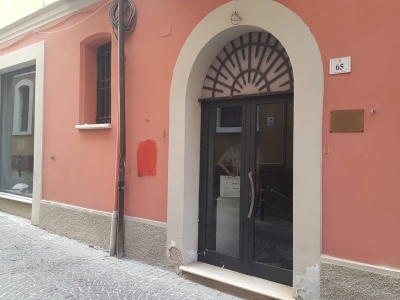 negozio in affitto a Teramo