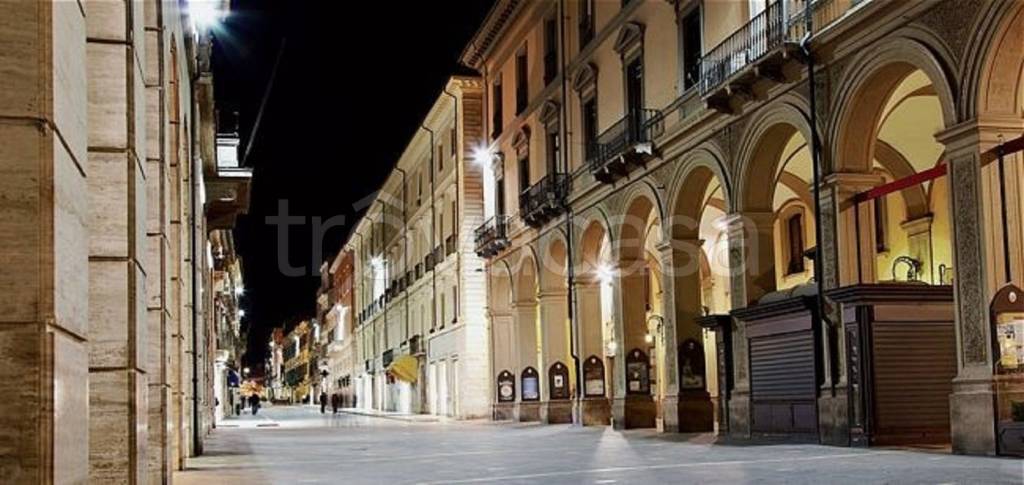 negozio in affitto a Teramo in zona Centro Città