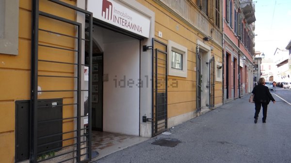 locale commerciale in affitto a Teramo