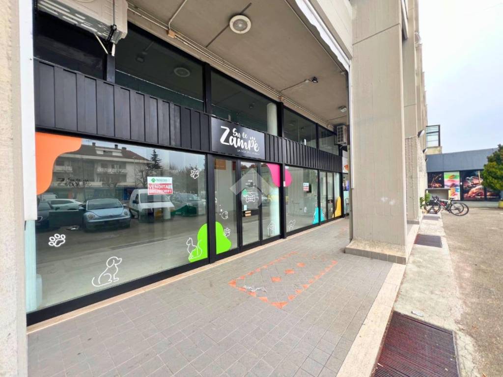 negozio in affitto a Teramo in zona San Nicolò a Tordino