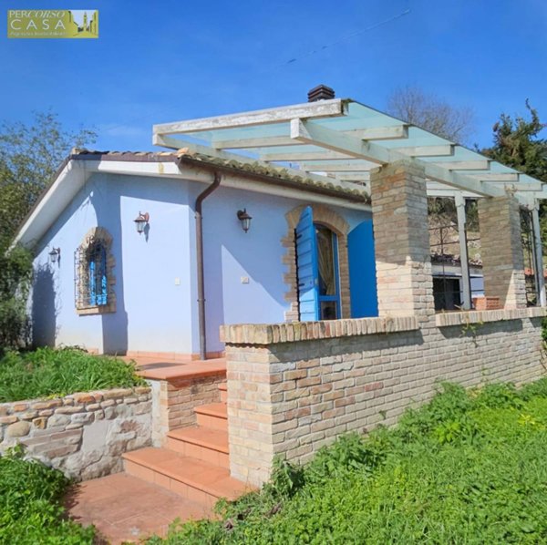 casa indipendente in affitto a Teramo in zona Cavuccio