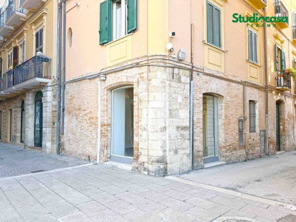 negozio in affitto a Teramo in zona Centro Città