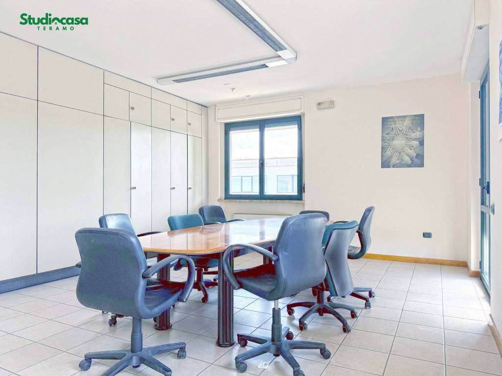 ufficio in affitto a Teramo in zona San Nicolò a Tordino