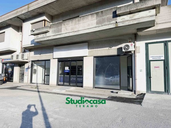 villa in vendita a Teramo in zona Piano D'Accio