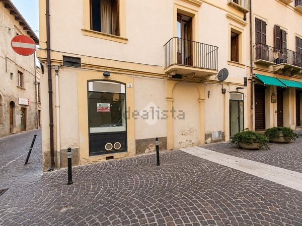 locale commerciale in affitto a Teramo in zona Centro Città