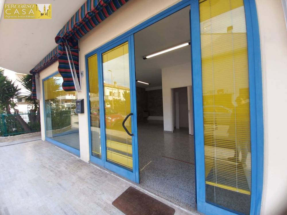locale commerciale in affitto a Tortoreto