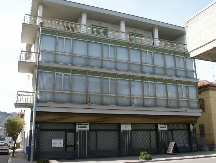 negozio in affitto a Martinsicuro