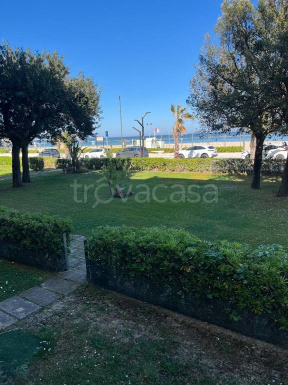 appartamento in affitto a Martinsicuro in zona Villa Rosa