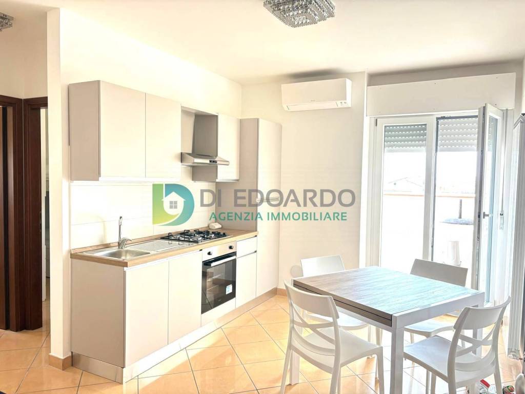 appartamento in affitto a Martinsicuro in zona Villa Rosa