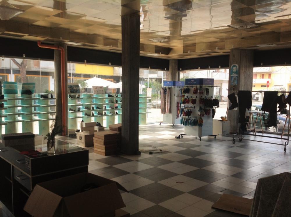 locale commerciale in affitto a Martinsicuro