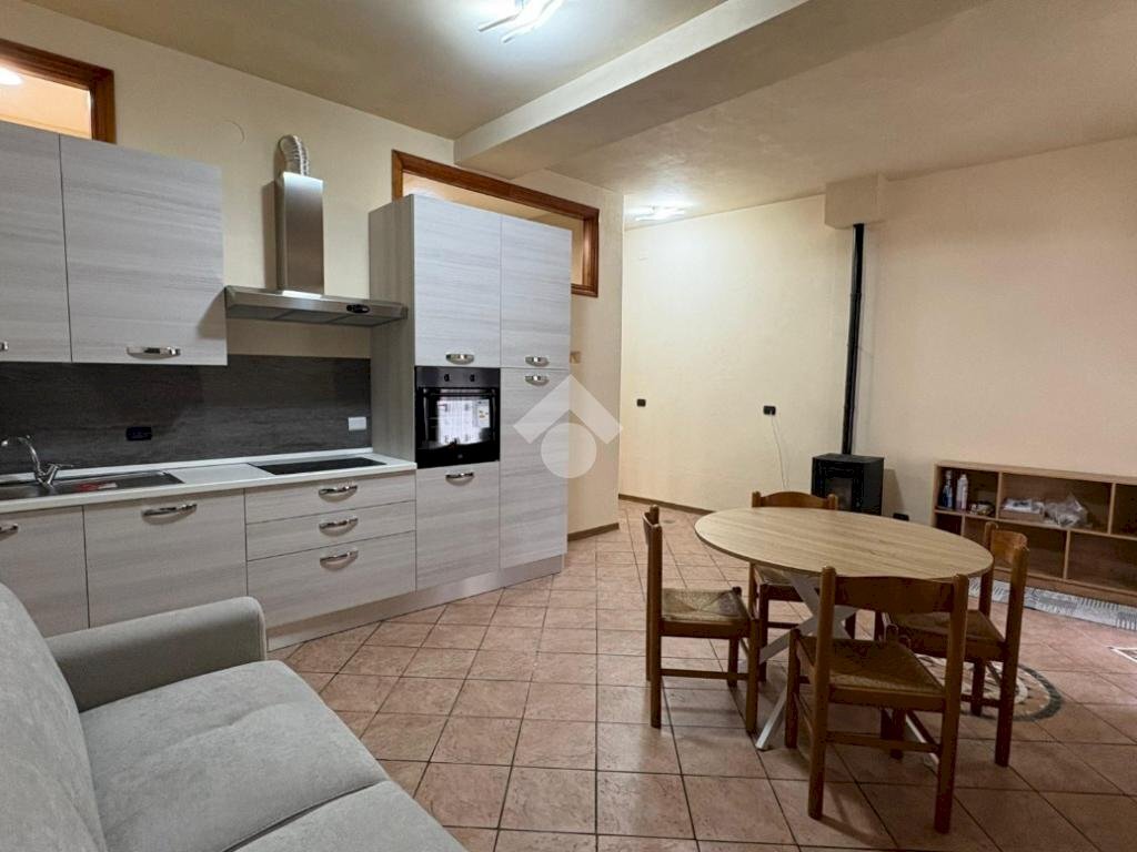 appartamento in affitto a Rossana