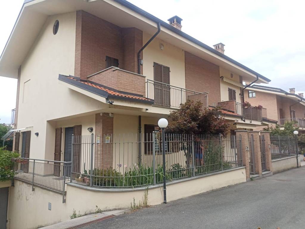casa indipendente in affitto a Saluzzo
