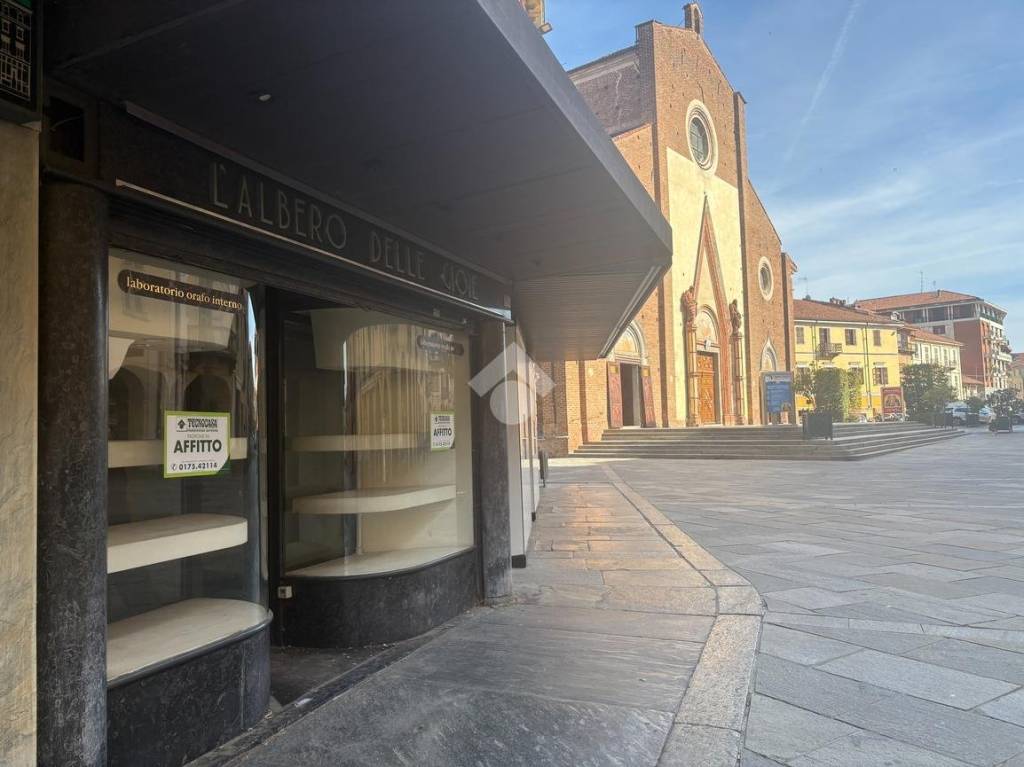 locale commerciale in affitto a Saluzzo