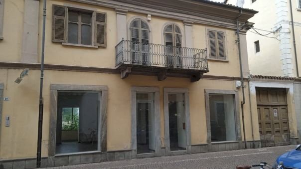 locale commerciale in affitto a Savigliano
