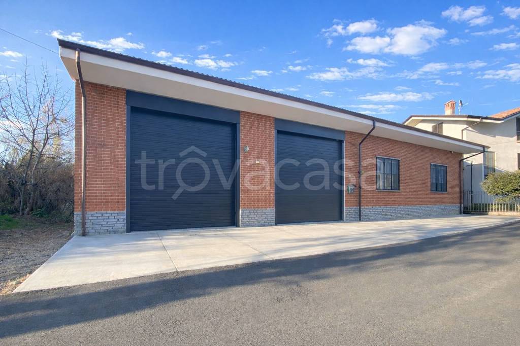 locale commerciale in affitto a Sommariva Perno