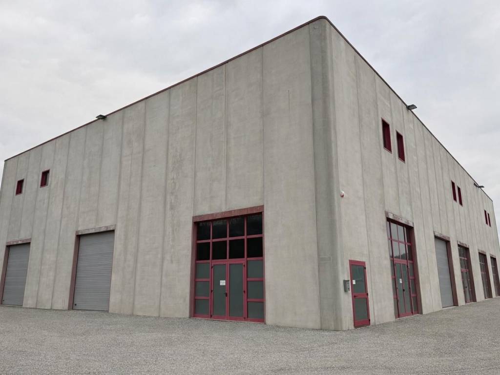 locale commerciale in affitto a Vicoforte