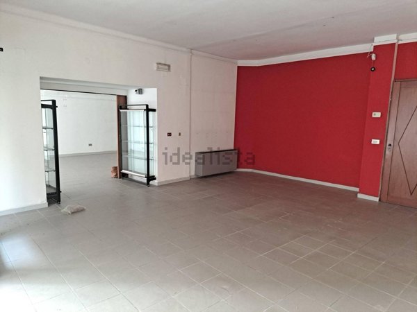 locale commerciale in affitto a Villanova Mondovì