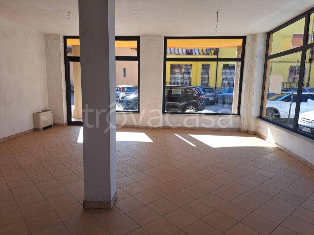 negozio in affitto a Villanova Mondovì