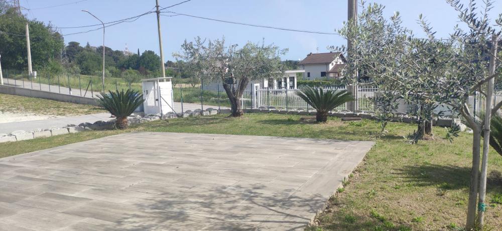 locale commerciale in affitto ad Alanno