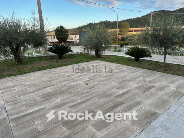 locale commerciale in affitto ad Alanno