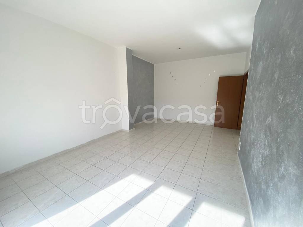 appartamento in affitto a Cappelle sul Tavo