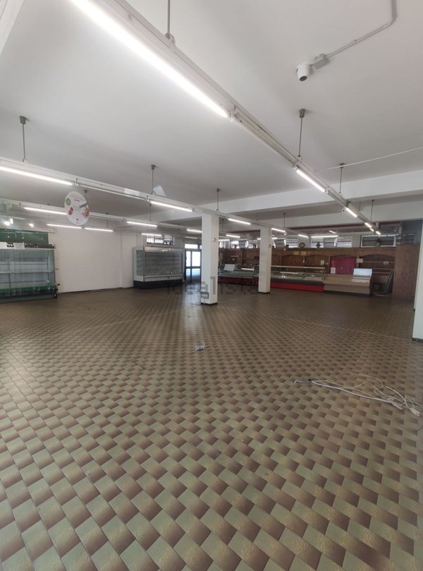 locale commerciale in affitto a Cappelle sul Tavo in zona Staffieri