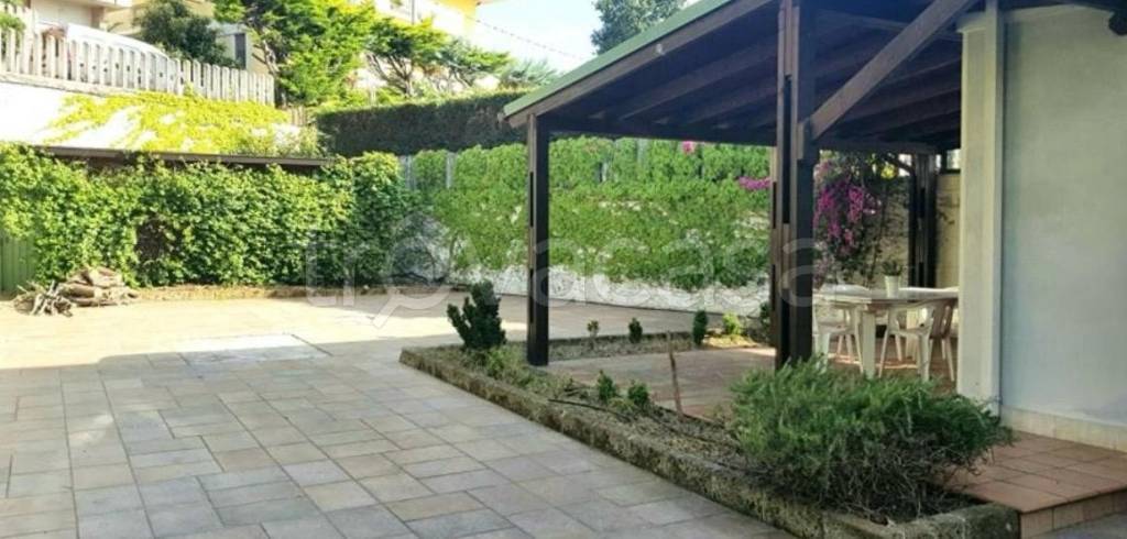 casa indipendente in affitto a Cappelle sul Tavo in zona Staffieri